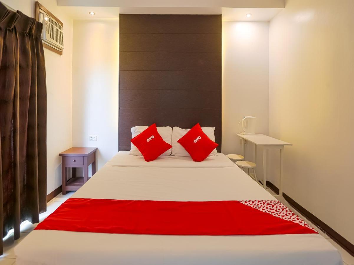 Oyo 759 Royal South Garden Suites Tagaytay City Exterior photo