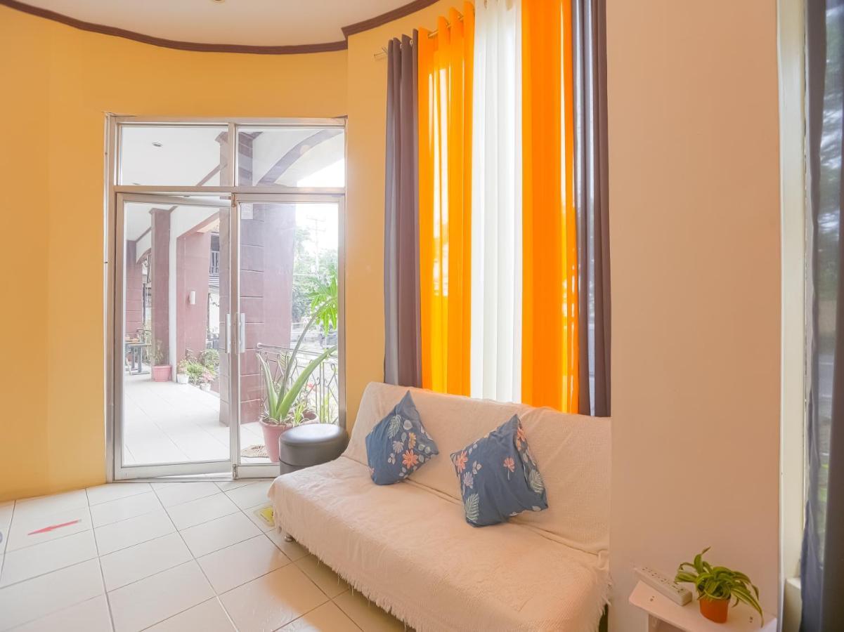 Oyo 759 Royal South Garden Suites Tagaytay City Exterior photo